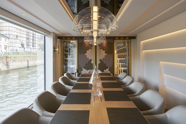 Riverside Luxury Cruises Vintage Room - Ian Schemper Photography.jpg